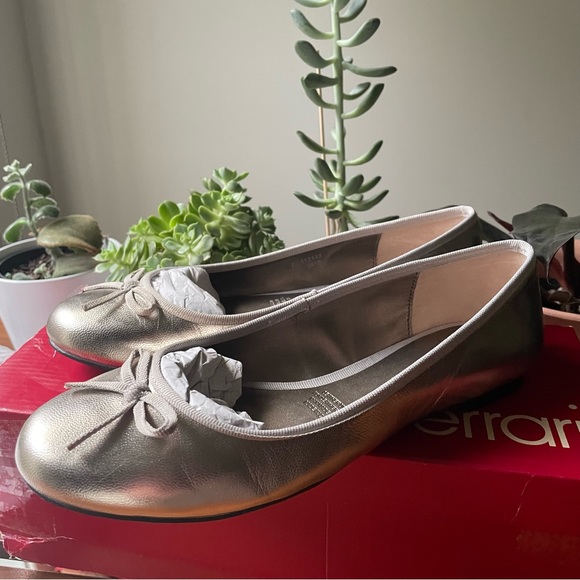 HOST PICK⭐️ Diana Ferrari Ballet Flats - Leather - Super Soft - Picture 10 of 11